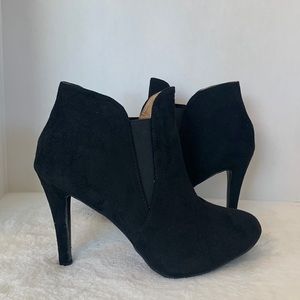 Bella Marie Kendall Women’s booties Sz 10